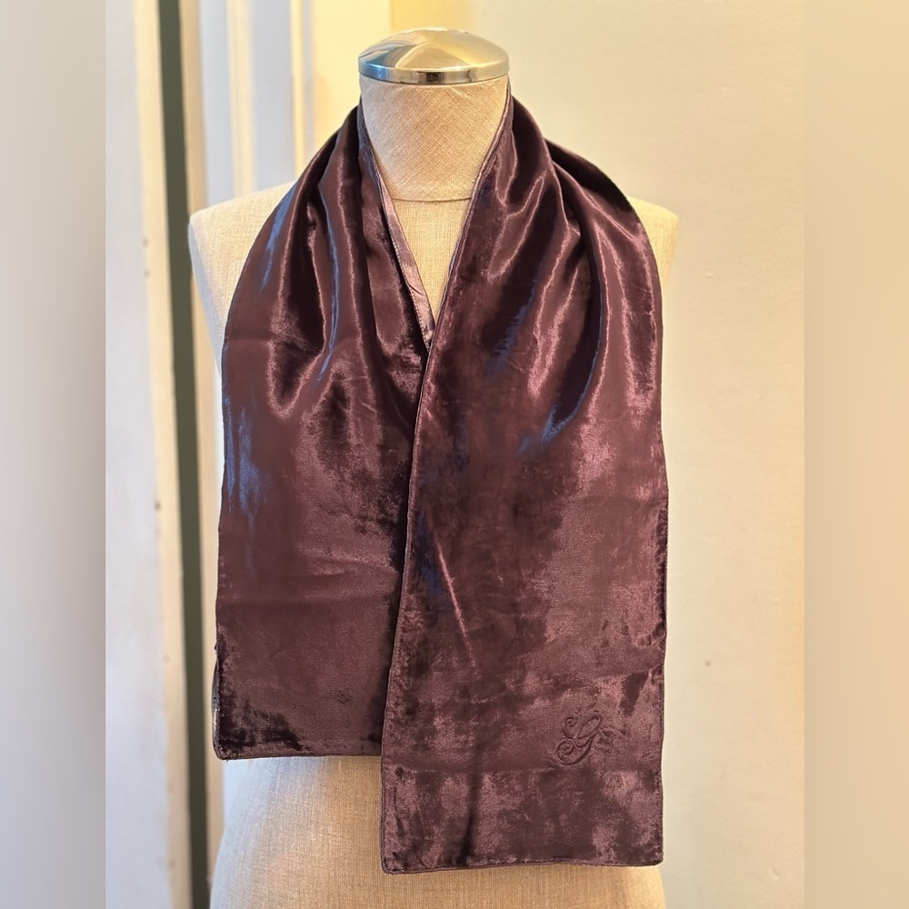 GUCCI reversible velvet scarf